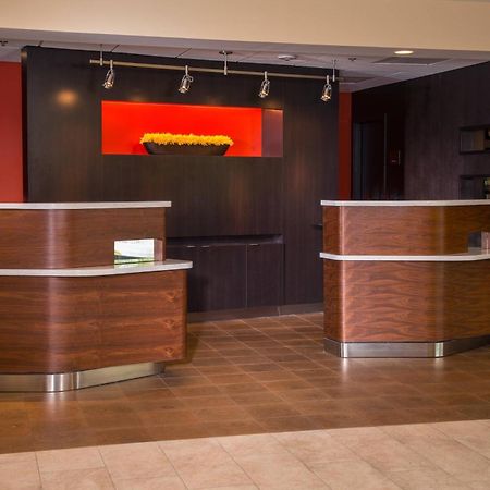 ホテル コートヤード ウィリアムスバーグ ブッシュ ガーデンズ エリア ウィリアムズバーグ エクステリア 写真